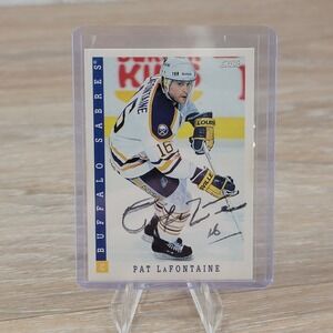 1993 Score Pat Lafontaine Buffalo Sabres Autographed Hockey Card 345